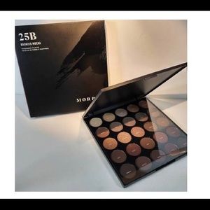 Morphe 25B Bronzed Mocha palette